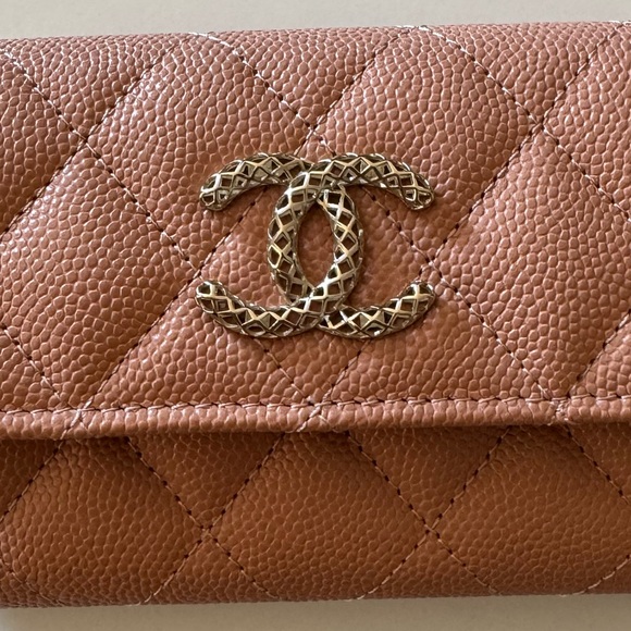 💞Authentic💞Chanel Card Holder - 23P Rose Beige Flap O Card Holder - Picture 6 of 13